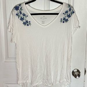 American Eagle embroidered floral t-shirt